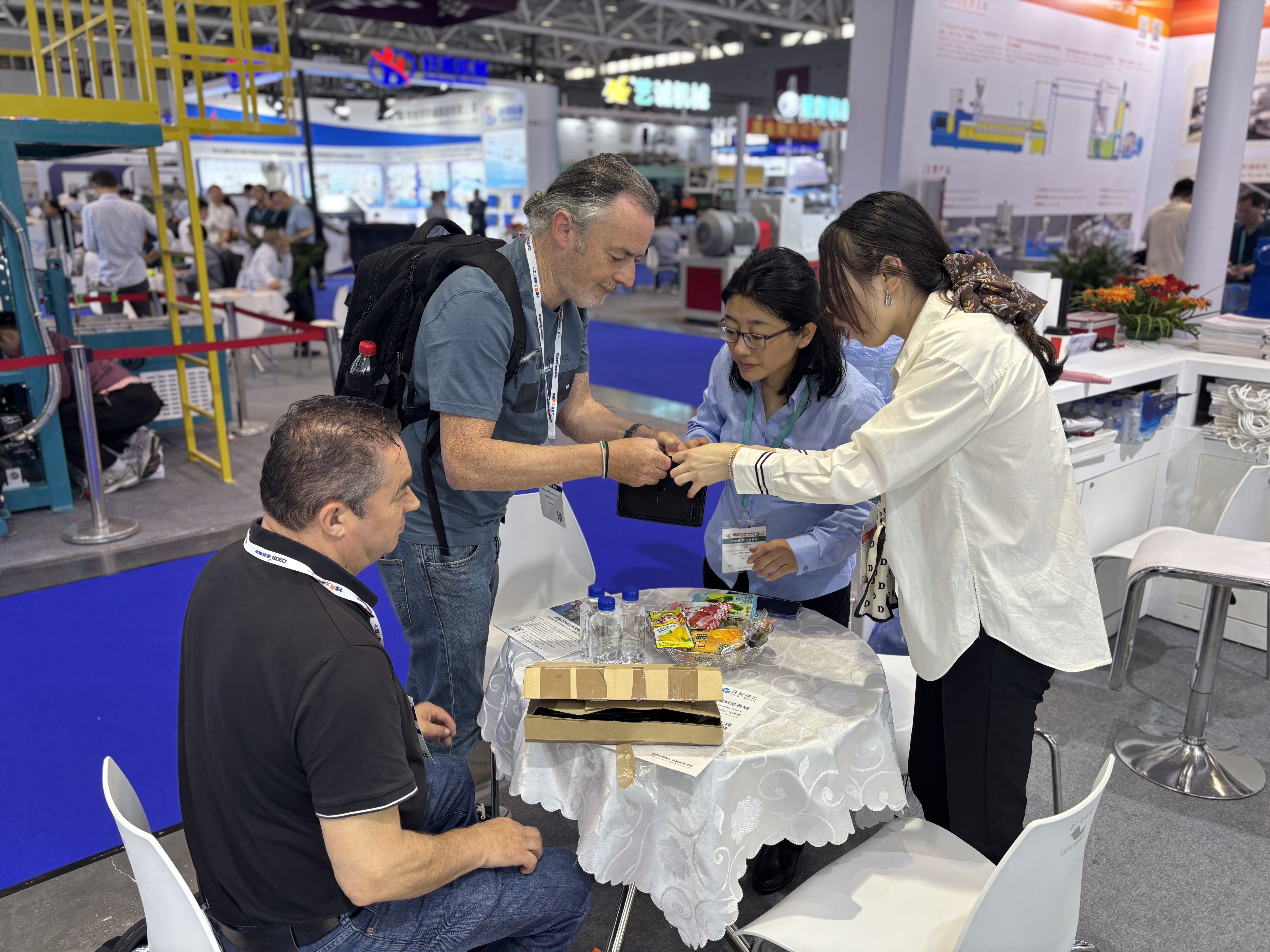 �Ї����H����չ չ��(hu��)�F(xi��n)��